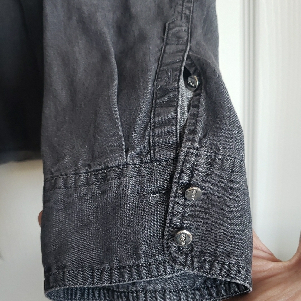 Riley & Rae Charcoal Button-Down Shirt - Picture 5 of 8